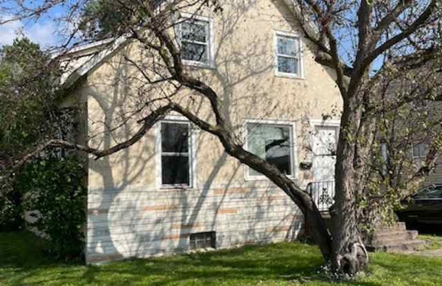 Spacious 4 bedroom house Gallery 3