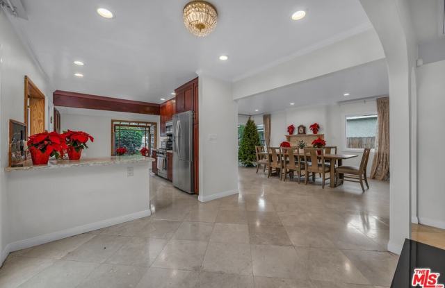 535 Winslow Ave photos photos