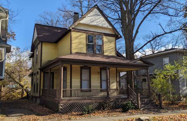4 bedroom home in the Vine Neighborhood photos photos 4 bedroom home in the Vine Neighborhood photos photos