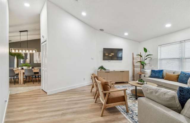 380 FERNSHIRE Court Gallery 4