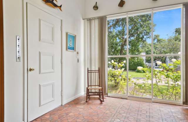33 Beach Road Gallery 2