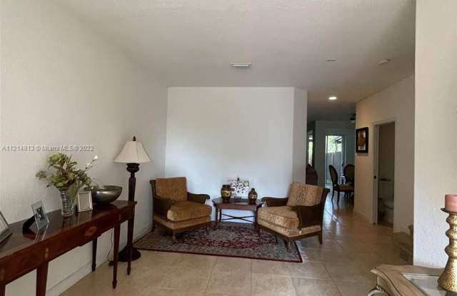 1028 NW 102nd Pl Gallery 4