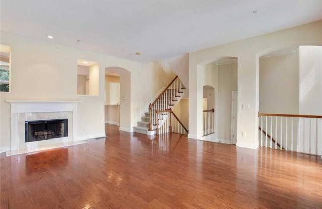 1459 Montclair Court SE Gallery 3