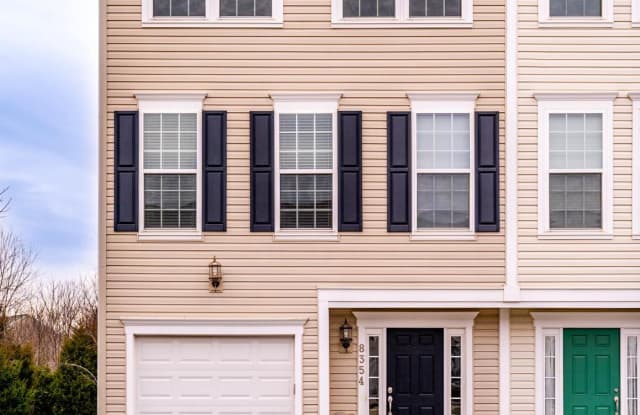 8354 SCOTLAND LOOP - 8354 Scotland Loop, Sudley, VA 20109