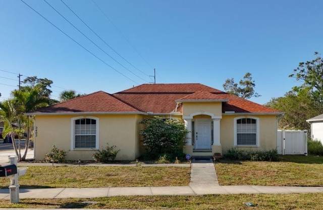 2402 DRYER AVENUE - 2402 Dryer Avenue, Largo, FL 33770