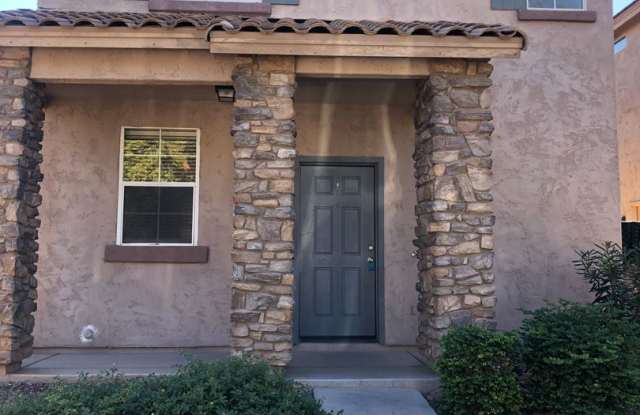 3 bedroom 2.5 bath home - 2 car garage - South Phx - 1 block from the park - neighbor on 1 side only photos photos