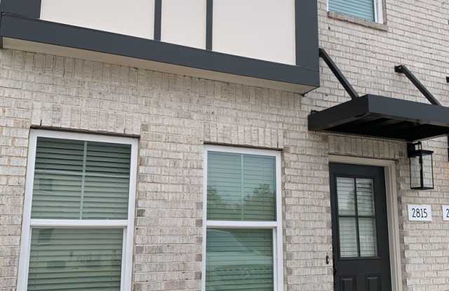 SUBLEASE AVAILABLE JANUARY 2026-JUNE 2026 WITH OPTION TO RENEW photos photos