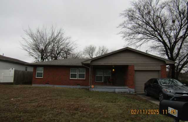 Move In Special: $200 off on The First Full Month' Rent! photos photos