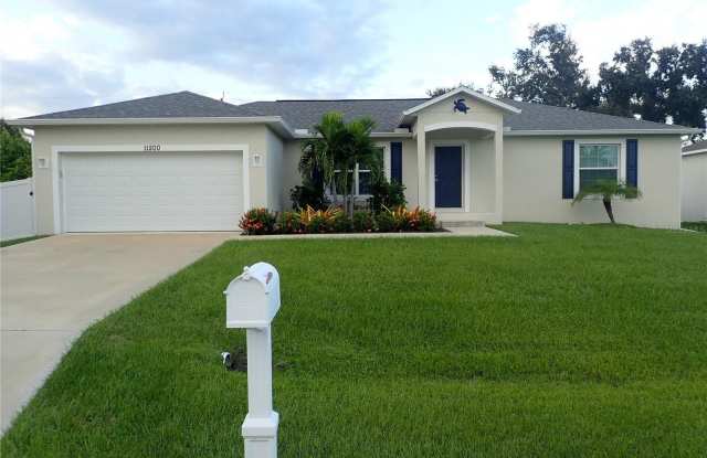 11200 CHALET AVENUE photos photos