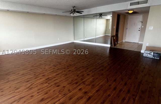 10000 W Bay Harbor Dr Gallery 4