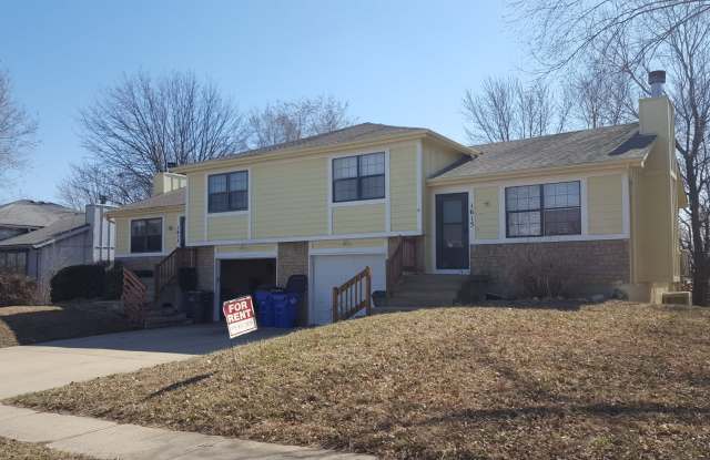 1615 W Spruce St photos photos