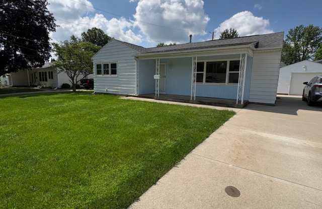 UPDATED 3 Bedroom 1 Bathroom single family home Gallery 3