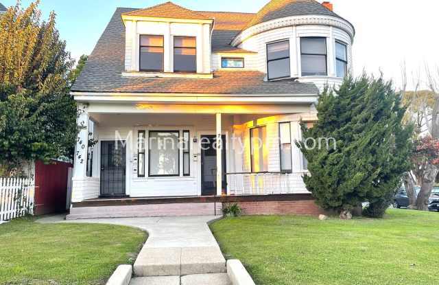 744 York St photos photos