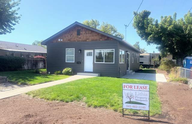 447 Cedar St photos photos