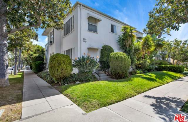 300 S Doheny Dr - 300 South Doheny Drive, Beverly Hills, CA 90211