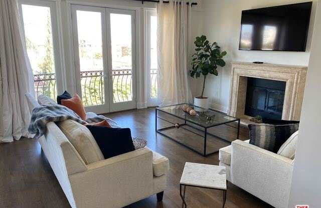 807 S Shenandoah St - 807 South Shenandoah Street, Los Angeles, CA 90035