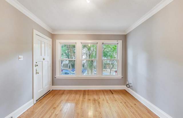 1521 W Nelson Street Gallery 2