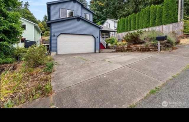 Charming 3BR House in Tumwater Gallery 1