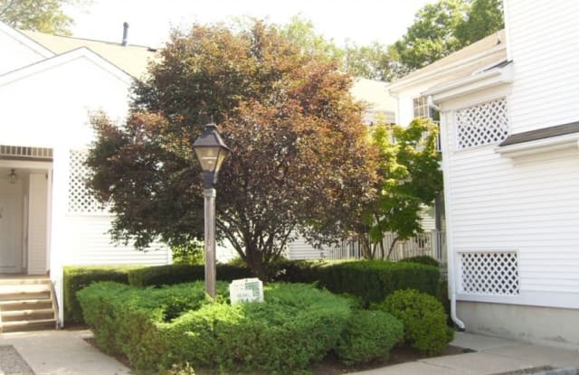 20 SMITHFIELD CT - 20 Smithfield Court, Somerset County, NJ 07920