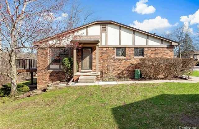 1980 PONDVIEW Court - 1980 Pondview Court, Rochester Hills, MI 48309 1980 PONDVIEW Court - 1980 Pondview Court, Rochester Hills, MI 48309