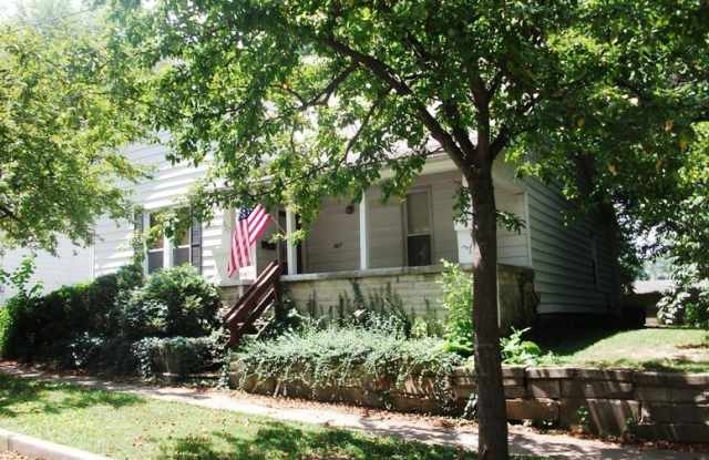 4 bedroom, 2 bath home on North Side of Bloomington: Available August 2027! Gallery 1