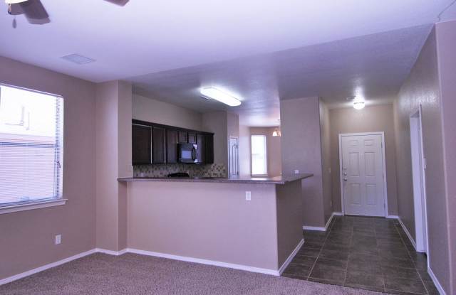 Fabulous 3 bedroom home w/ Refrigerated Air Near Ft. Bliss! Gallery 3