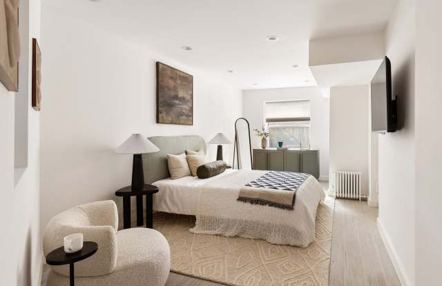 214 West 16th Street Gallery 4