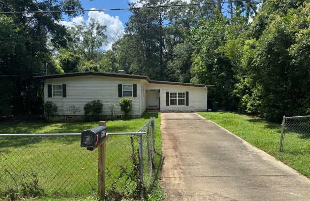 Four Bedroom, Two Bathroom House Near FSU photos photos