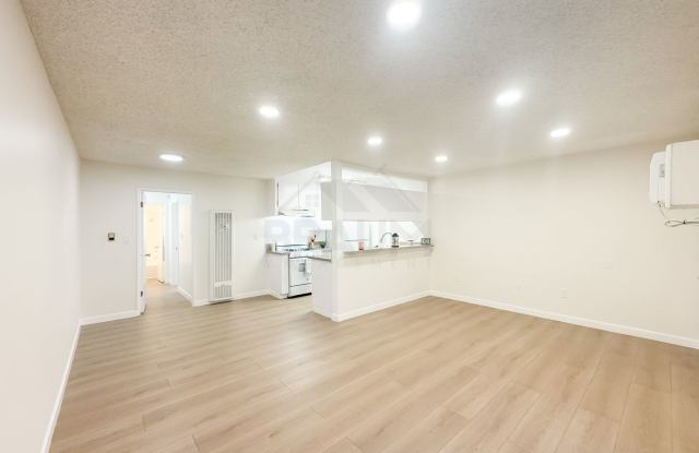 5461 KESTER AVE Gallery 2