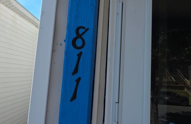 For Rent - 3 Bedroom, 1.5 Bath Duplex Gallery 3