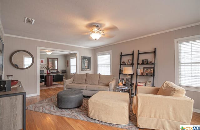 660 Lee Street - 660 West Lee Street, New Braunfels, TX 78130