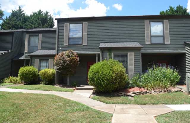 Renovated 3 bedroom Townhouse Gallery 1