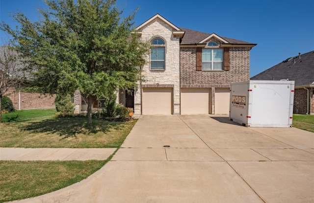 2944 Wood Lake Trail - 2944 Wood Lake Trail, Grand Prairie, TX 75054