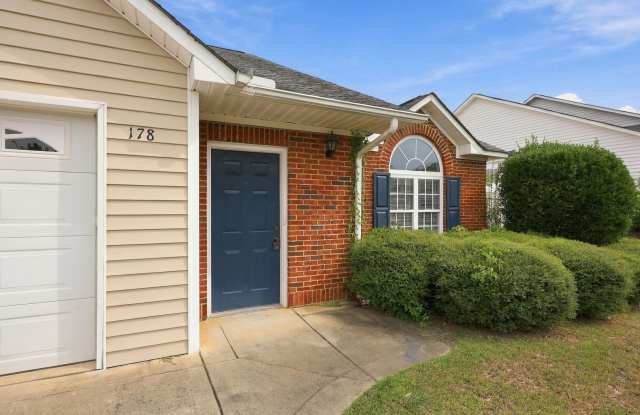 One Story 2 Bedroom 2 Bath Duplex Gallery 3