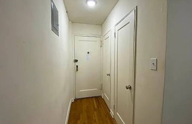 140-35 Burden Cres Gallery 2