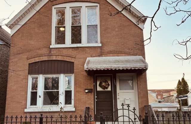 2846 N Troy Street unit: 2 - 2846 North Troy Street, Chicago, IL 60618