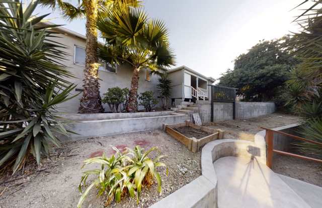 5BD/2BA on Montezuma with Parking!! (Lease out, pending signatures. Check back in a few days!) - 6420 Montezuma Road, San Diego, CA 92115