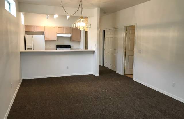 1951 N 64th St Unit 7 Gallery 4