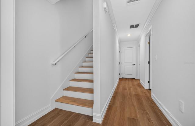 1445 W CHESTNUT Street Gallery 2