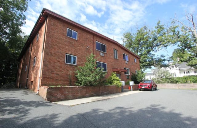 100 E Central St - 100 East Central Street, Franklin, MA 02038