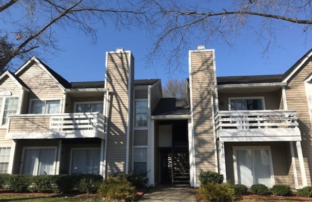 9611-B Vinca Circle - 9611 Vinca Cir, Charlotte, NC 28213
