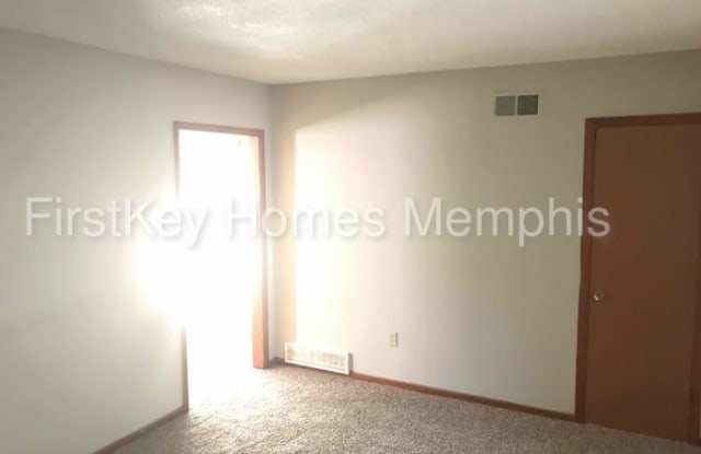 1265 Winfield Road Gallery 3