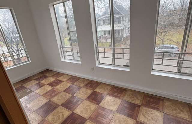 3026 E 123rd St photos photos