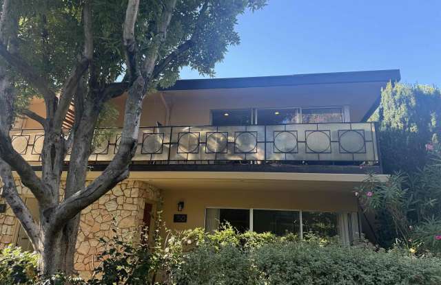 752 University Ave - 752 University Avenue, Palo Alto, CA 94301