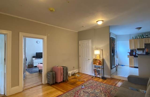 10 Glenville AvenueApt. 3 Gallery 2
