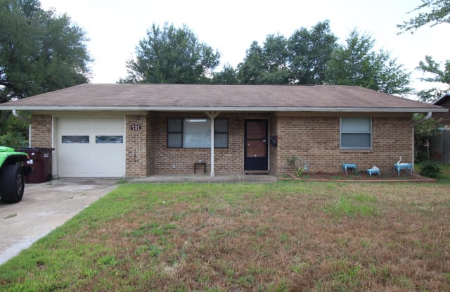 721 Water Crest Circle - 721 Water Crest Circle, Canton, TX 75103