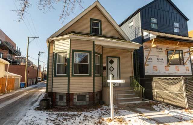2814 North Maplewood Ave. photos photos
