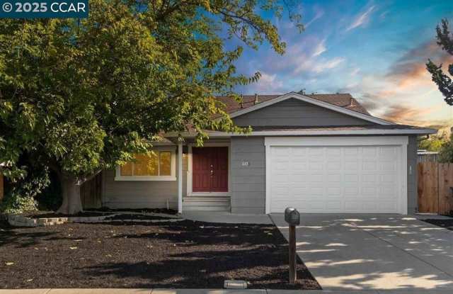 3325 G St photos photos