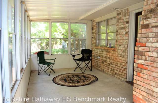 11 Rock Hollow Gallery 3