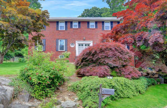 4 Shoreview Circle - 4 Shore View Circle, Pelham Manor, NY 10803